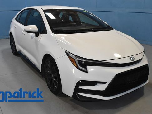 Used 2024 Toyota Corolla SE FWD image 1