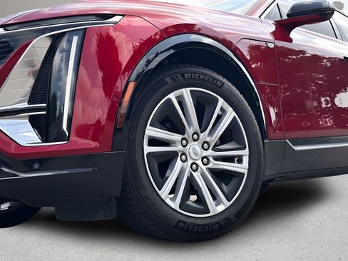 Used 2024 Cadillac Lyriq Tech w/ Driver Assist Package AWD/4WD image 27