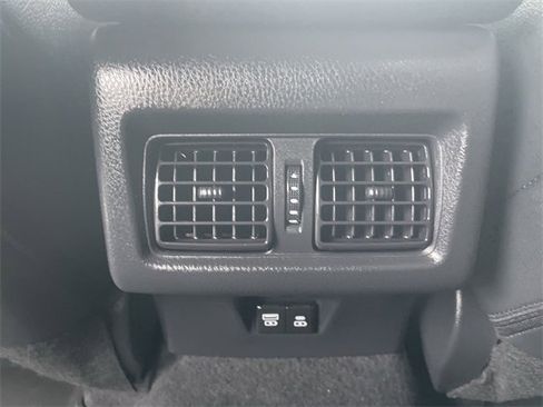 Used 2025 Toyota Camry SE image 20