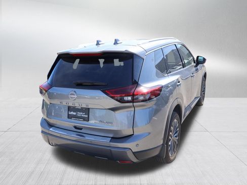 Used 2025 Nissan Rogue SL w/ Tech Package AWD/4WD image 7
