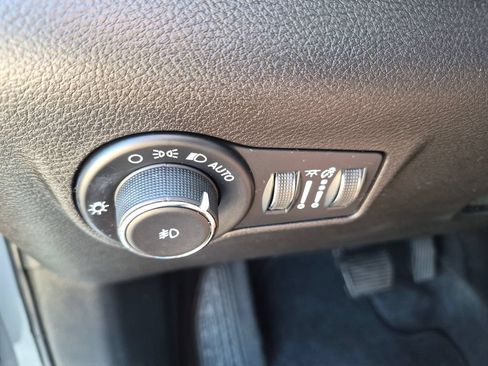 Used 2023 Jeep Compass Limited AWD/4WD image 11