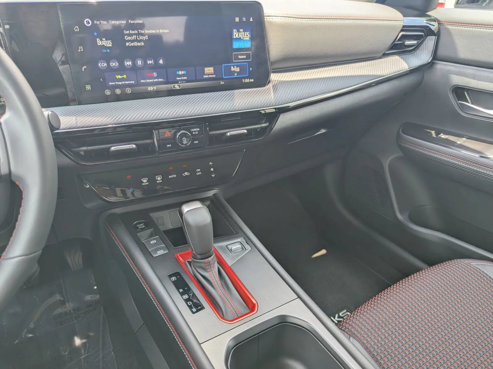 Certified 2026 Nissan Kicks SR FWD image 19
