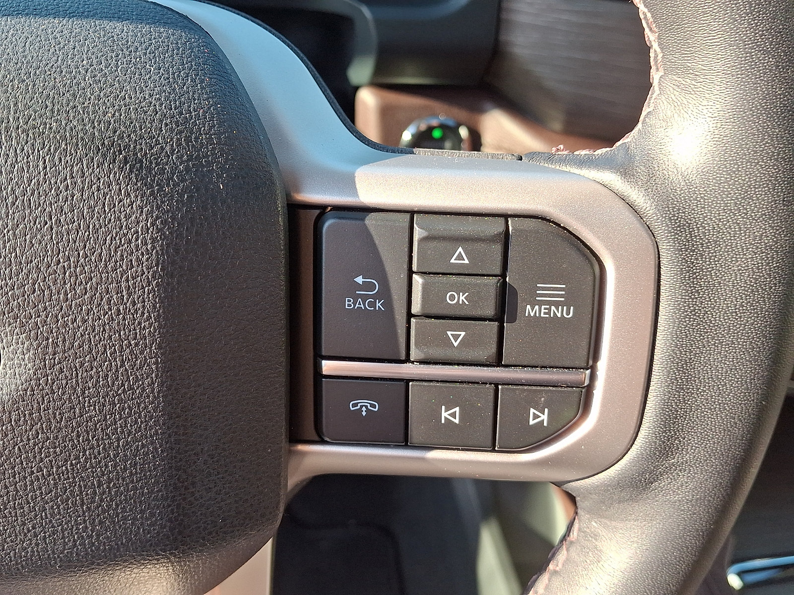 Used 2024 Ford Expedition Limited AWD/4WD image 25