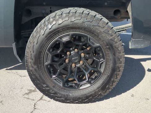 Used 2018 Chevrolet Silverado 1500 LT w/ All Star Edition image 14