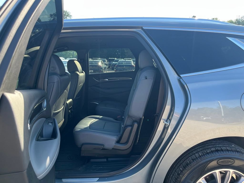 Used 2024 Buick Enclave Essence w/ Technology Package AWD/4WD image 27