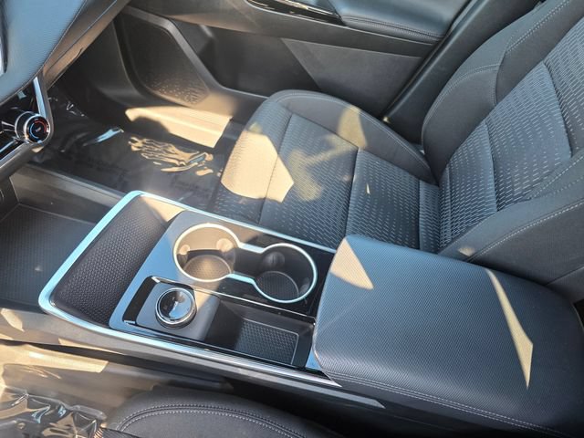Used 2026 Chevrolet Equinox LT w/ LPO, Floor Liner Package AWD/4WD image 30