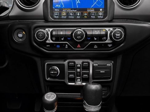 Used 2023 Jeep Wrangler Unlimited w/ Sun & Screen Package AWD/4WD image 32