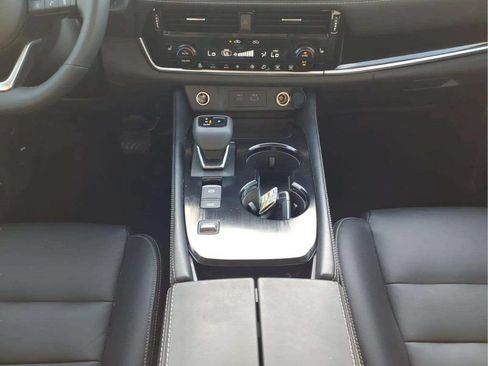 Used 2023 Nissan Rogue SL w/ SL Premium Package FWD image 10