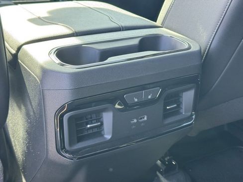 Used 2024 GMC Sierra 1500 AT4 w/ AT4 Premium Package image 11
