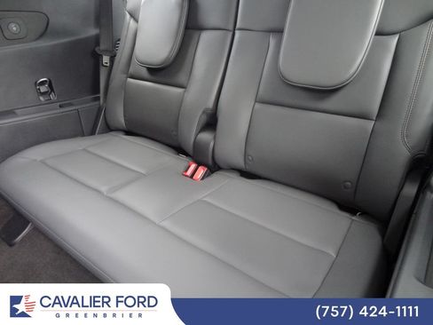 Used 2026 Ford Explorer Active w/ Active Comfort Package AWD/4WD image 9