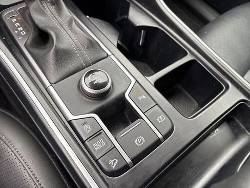 Used 2024 Kia Sorento S image 27