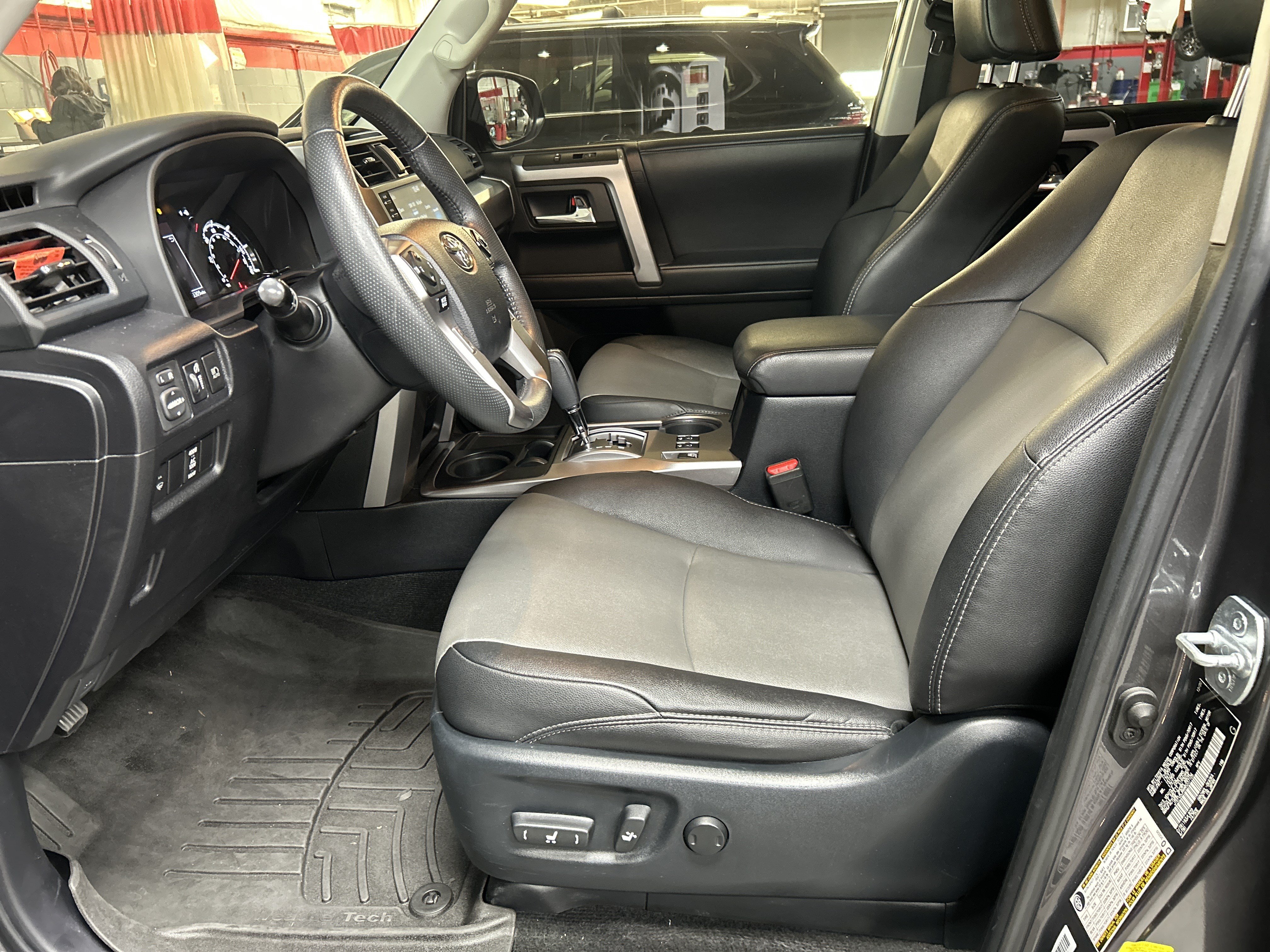 Used 2021 Toyota 4Runner SR5 Premium w/ Moonroof Package RWD image 16