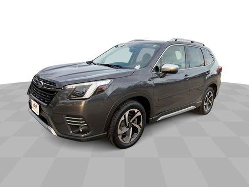 Used 2023 Subaru Forester Touring image 5
