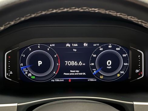 Certified 2022 Volkswagen Atlas Cross Sport SE image 24