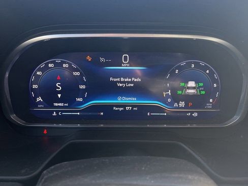 Used 2024 Chevrolet Suburban RST w/ Luxury Package image 15