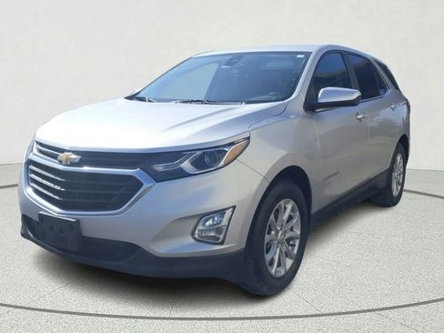 Used 2021 Chevrolet Equinox LT w/ Driver Convenience Package FWD image 3