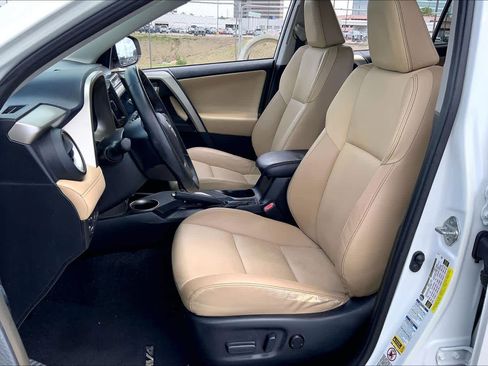 Used 2014 Toyota RAV4 Limited w/ Technology Package image 8