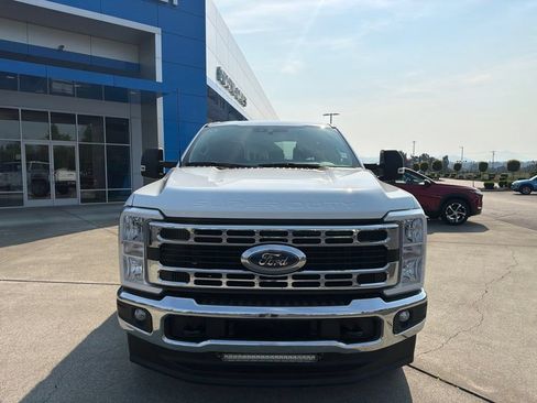 Used 2025 Ford F350 XLT AWD/4WD image 9