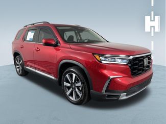 Used 2025 Honda Pilot Touring video 1