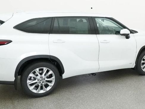 New 2026 Toyota Highlander Limited image 10