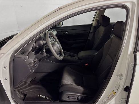 Used 2025 Honda Accord SE image 11