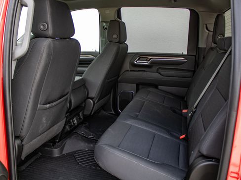 Used 2025 Chevrolet Silverado 2500 LT AWD/4WD image 29