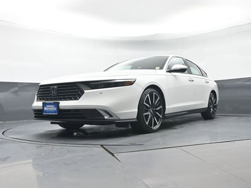 Certified 2024 Honda Accord Touring image 35