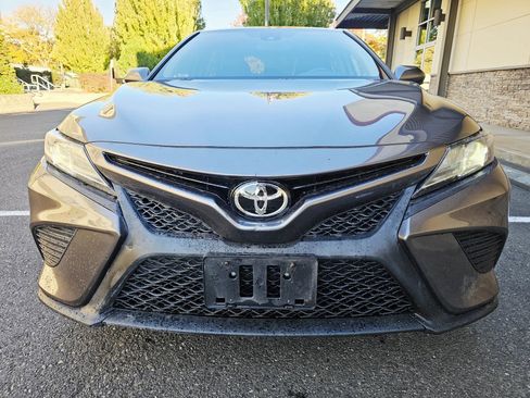 Used 2018 Toyota Camry SE image 8