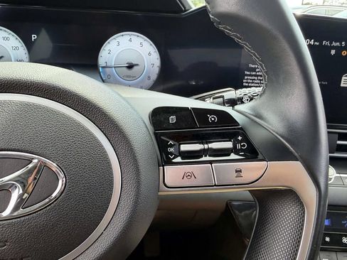 Certified 2023 Hyundai Elantra Limited FWD image 36