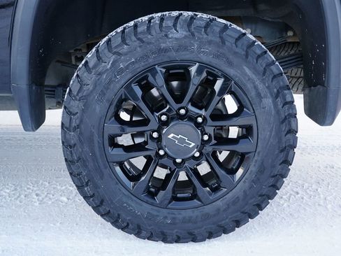 Used 2025 Chevrolet Silverado 3500 LTZ w/ LTZ Plus Package image 34