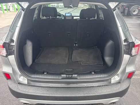 Used 2022 Ford Escape SE w/ Cold Weather Package image 12