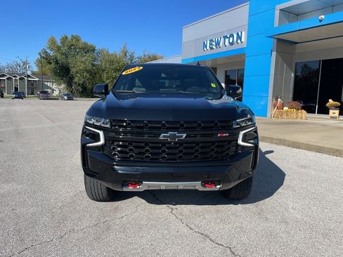 Used 2023 Chevrolet Suburban Z71 w/ Luxury Package image 2