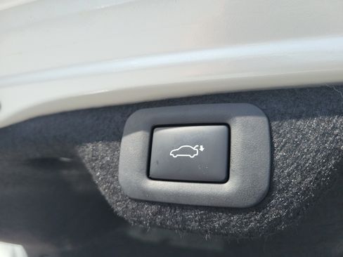Certified 2025 Lexus ES 300h w/ Premium Package FWD image 10
