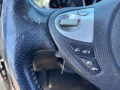 Used 2011 Nissan Juke SL image 11