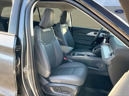 New 2026 Ford Explorer Active w/ Active Comfort Package AWD/4WD image 12