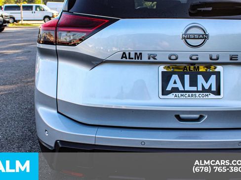 Used 2024 Nissan Rogue S AWD/4WD image 12