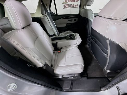 Used 2024 Honda Pilot Touring image 32
