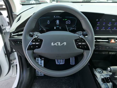 New 2025 Kia Niro EX Touring image 15