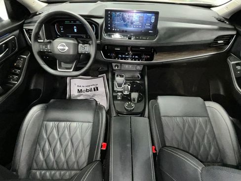 Used 2025 Nissan Rogue Platinum w/ Platinum Premium Package image 21