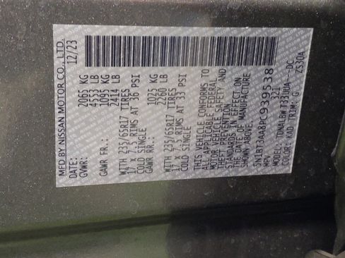 Used 2023 Nissan Rogue S image 33