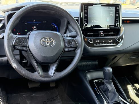 Used 2022 Toyota Corolla LE w/ Carpet Mat Package (TMS) FWD image 24