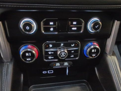 Used 2024 GMC Yukon XL SLE image 22
