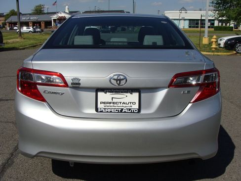 Used 2014 Toyota Camry LE FWD image 5
