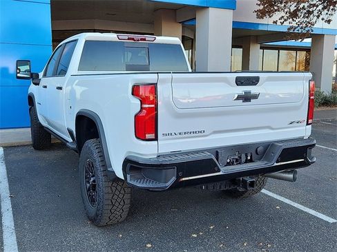 New 2026 Chevrolet Silverado 2500 ZR2 image 2