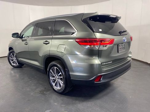 Used 2019 Toyota Highlander XLE AWD/4WD image 11
