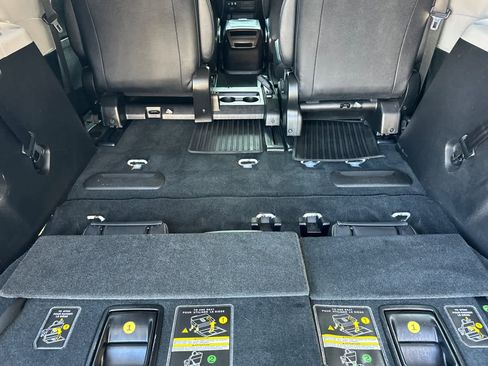 Used 2017 Toyota Sienna SE image 15