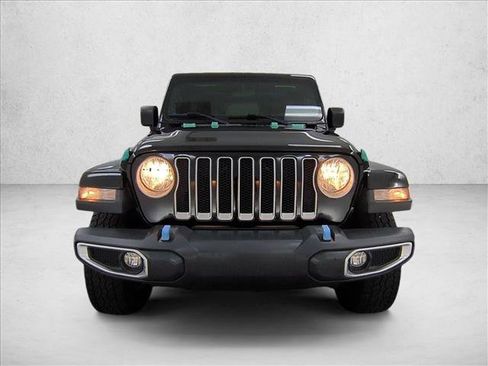 Used 2018 Jeep Wrangler Unlimited Sahara AWD/4WD image 2