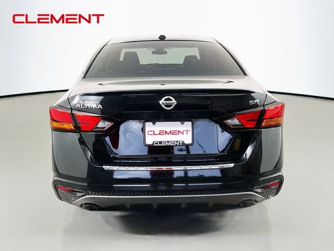 Used 2021 Nissan Altima 2.5 SR w/ SR Premium Package FWD image 8