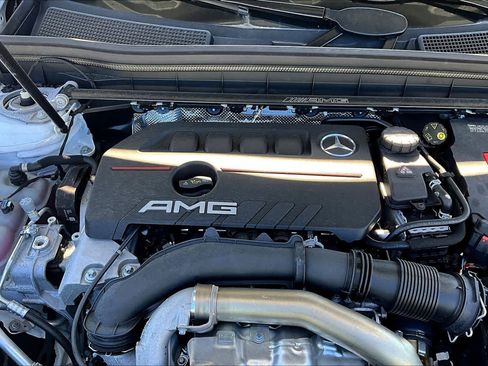 Used 2025 Mercedes-Benz GLB 35 AMG 4MATIC image 33