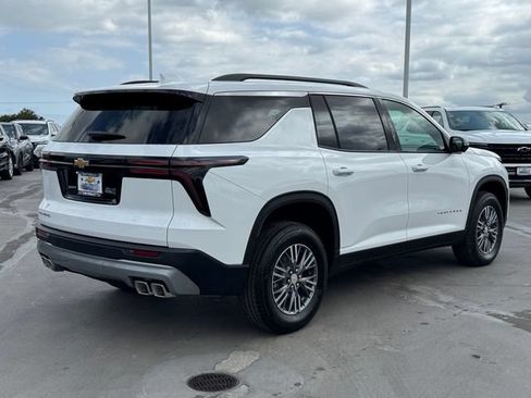 New 2026 Chevrolet Traverse LT w/ Driver Confidence Package FWD image 5